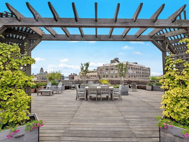 Photo - 545 W 111th St