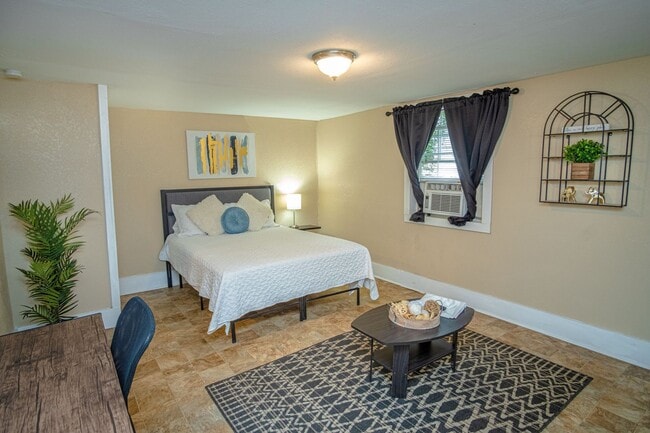Photo - 613 Virginia Blvd Unit Virginia #B
