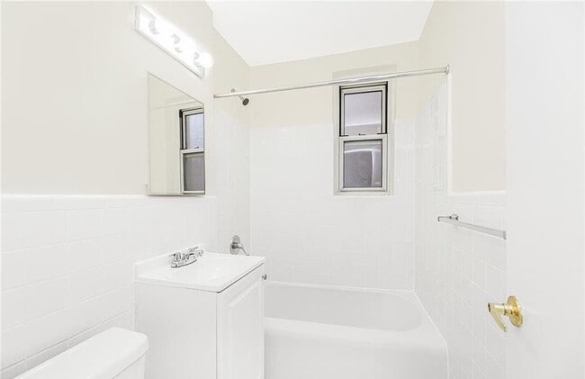 Photo - 2102 Holland Ave