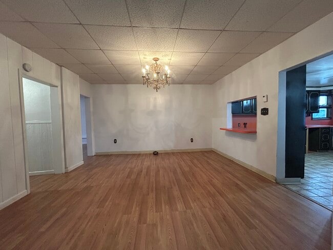 Building Photo - 913 Price St Rental