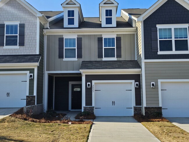 Photo - Like New Town Home in Kellerton Place, Monroe!