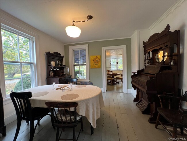 Photo - 11930 Main Rd