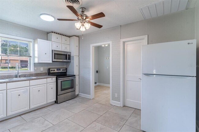 Photo - 916 Cohassett Ave