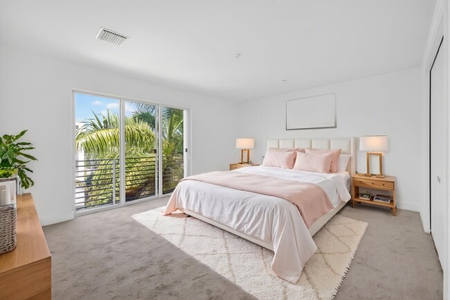 Photo - 1044 NE 18th Ave Unit 203