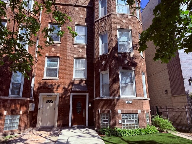 Building Photo - 6649 S Drexel Ave Unit 2