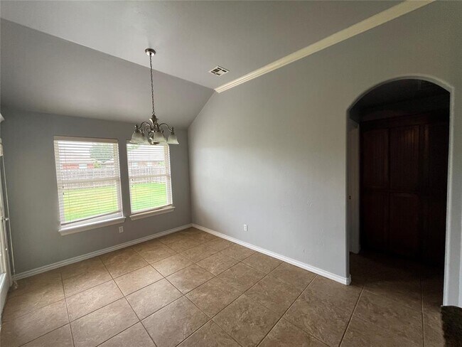 Photo - 753 Caroline Dr