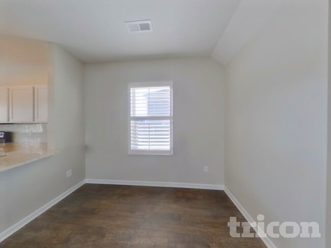 Photo - 1041 Lonergan Cir