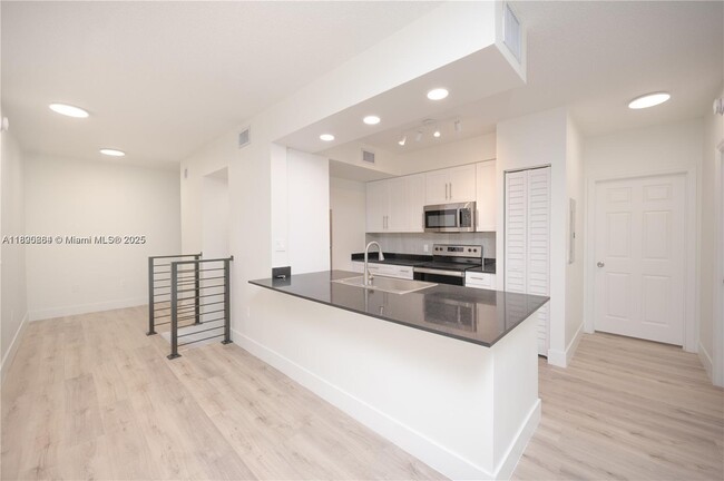 Photo - 2406 Centergate Dr Unit 202