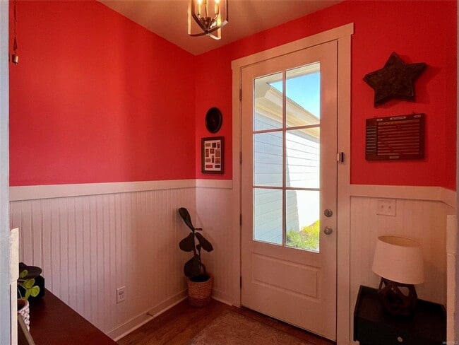 Photo - 876 Hedgefield Way