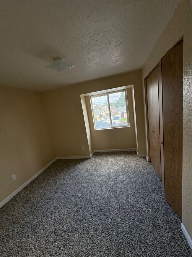 Photo - 00720-1096/1098 W. Regis St. Unit 1096 W. Regis St.