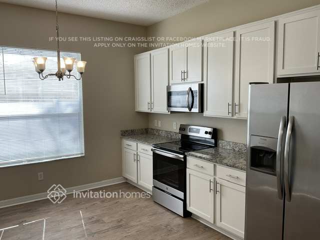 Photo - 402 Sycamore Springs St