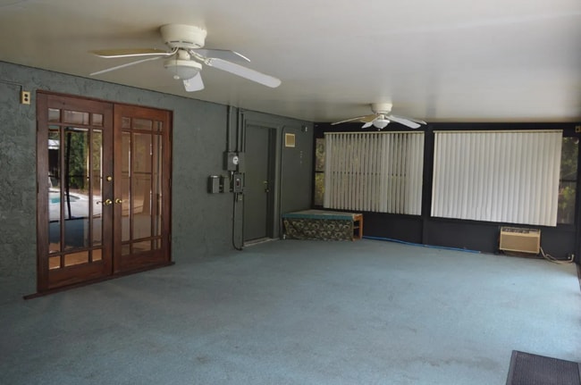 Photo - 3557 Arbutus Ln