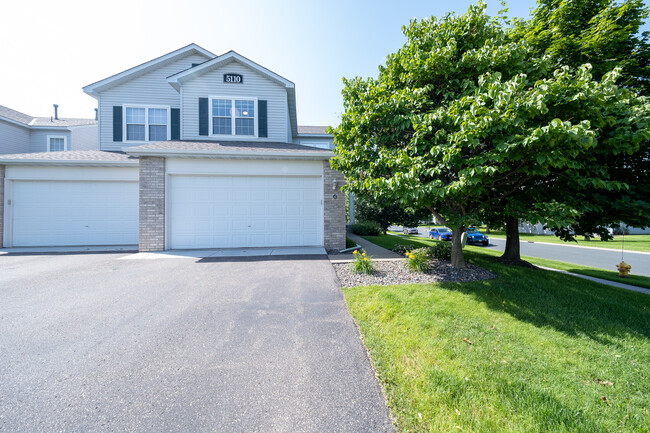 Photo - 5110 Holly Ln N Townhome