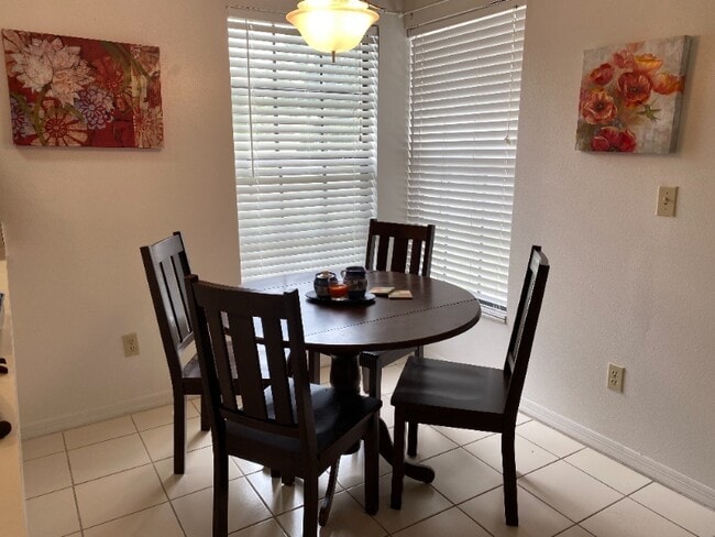 Building Photo - 5831 Plumtree Ct Rental