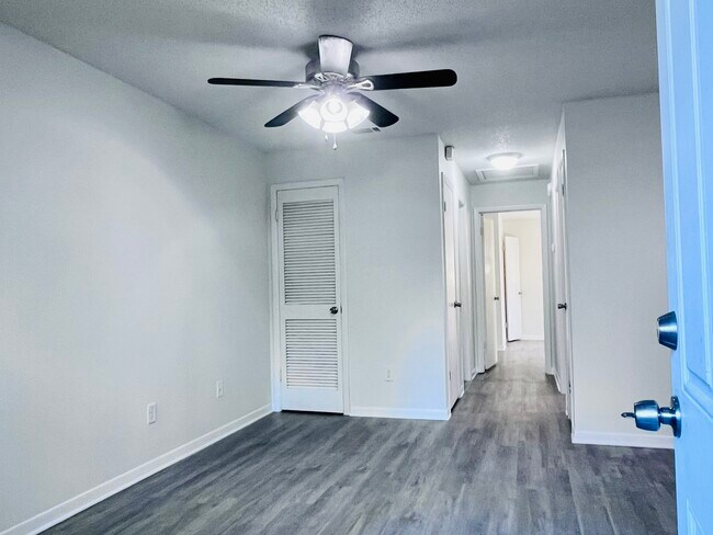 Photo - 8202 N MARKS ST