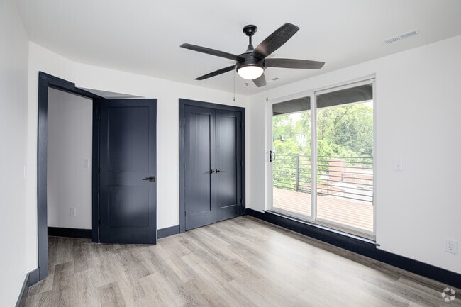 3BR, 2BA - 1,300SF
