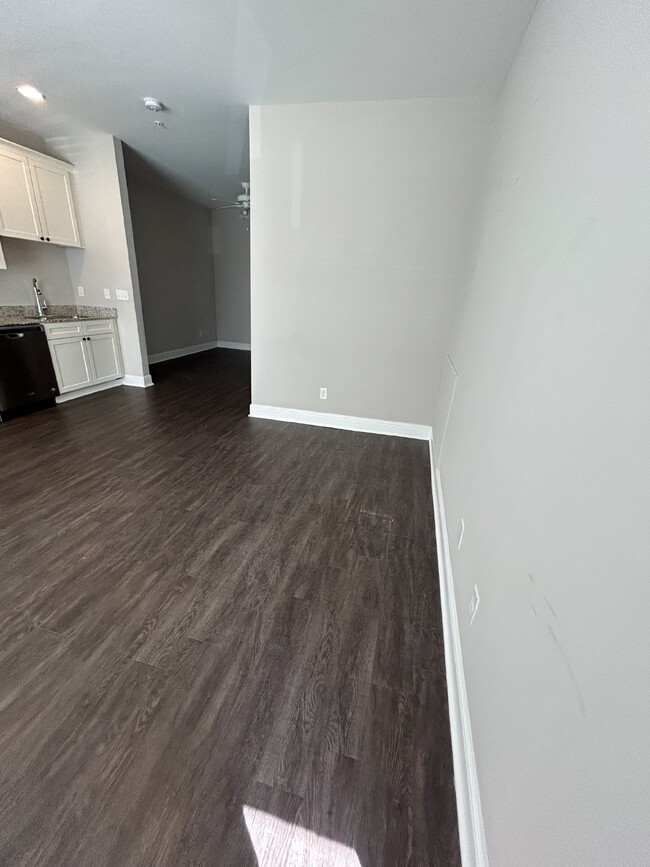 Photo - 1 BD STUDIO APARTMENT AVAILABLE FOR RENT Unit B101