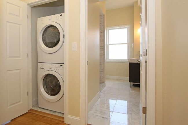 Photo - GORGEOUS 5 BED IN EAST BOSTON!!!