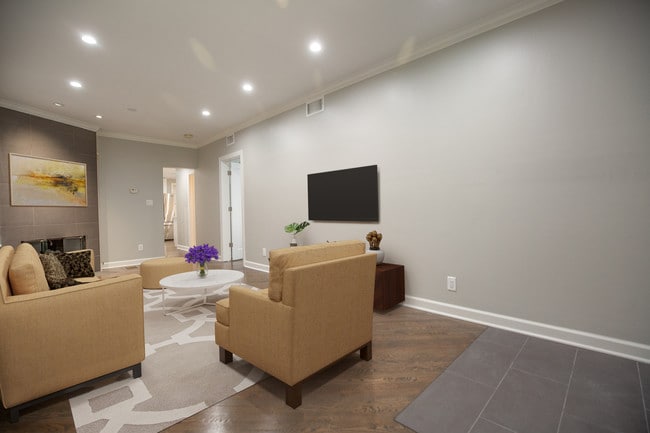 Photo - 1543 W George St Unidad 1