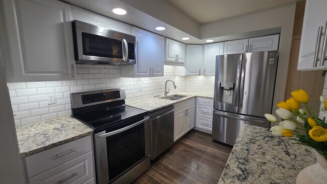 Photo - 4296 Wimbledon Dr