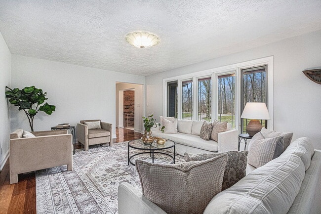 2569 Ridgewood Trail