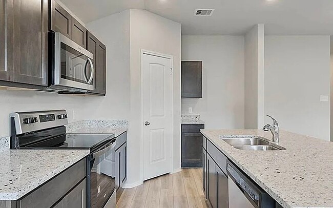 217 Rockbridge Dr