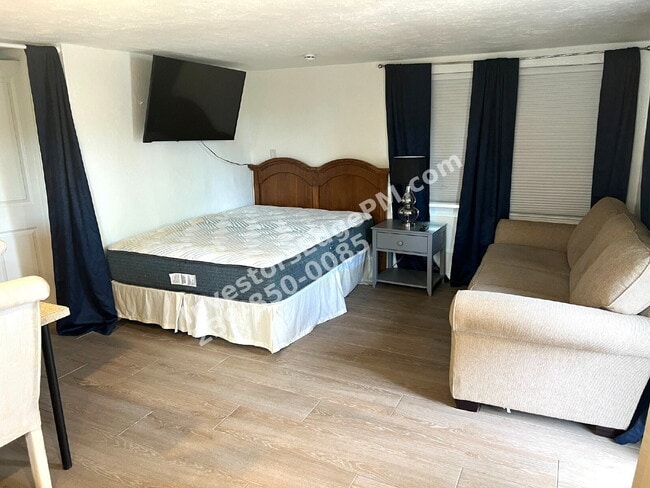 Building Photo - Furnished Waterfront Studio – Utilities Included – Direct River Access Unit 2