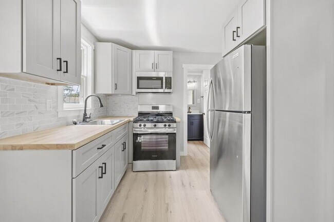 Photo - 346 E Bernhard Ave