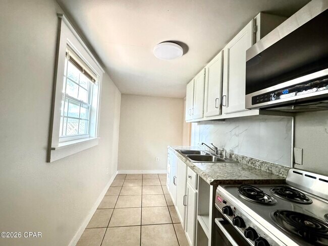 106 N El Centro Blvd