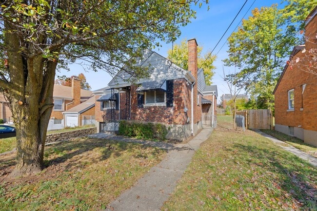 Photo - BRIDGETOWN - Adorable spacious 2 bed 1 bath brick ranch.