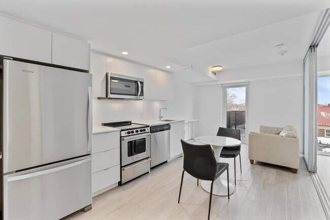 Building Photo - 480 Wilson Ave Unit 1