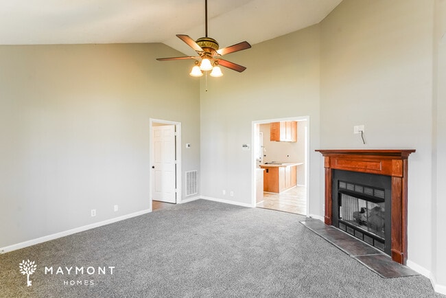 Photo - 737 Stone Hedge Dr