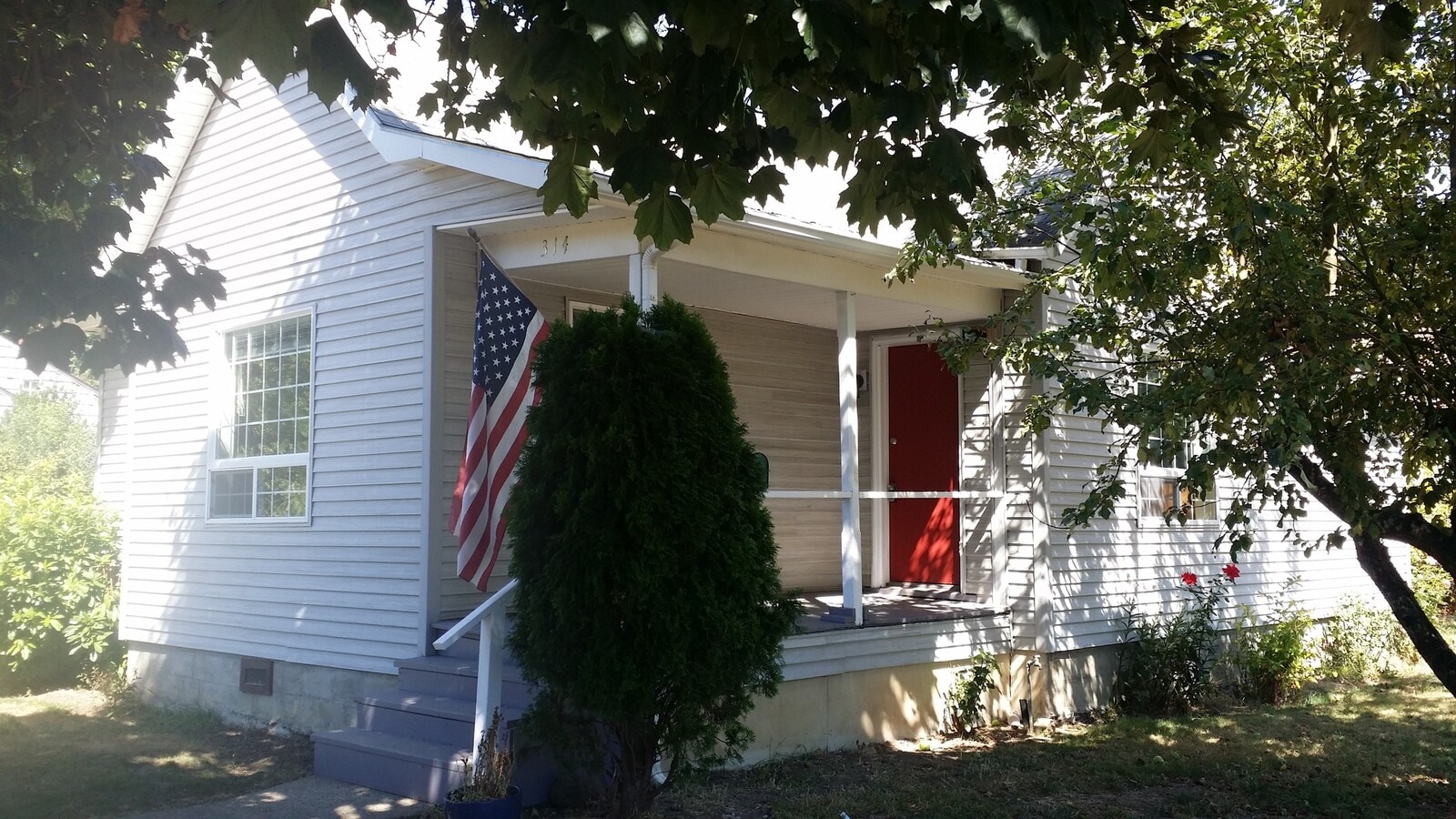 3-Bedroom House on Large Corner Lot in Newberg Lease is for 1 Year Only Showings Start 5/27 - 3-Bedroom House on Large Corner Lot in Newberg   Lease is for 1 Year Only   Showings Start 5/27