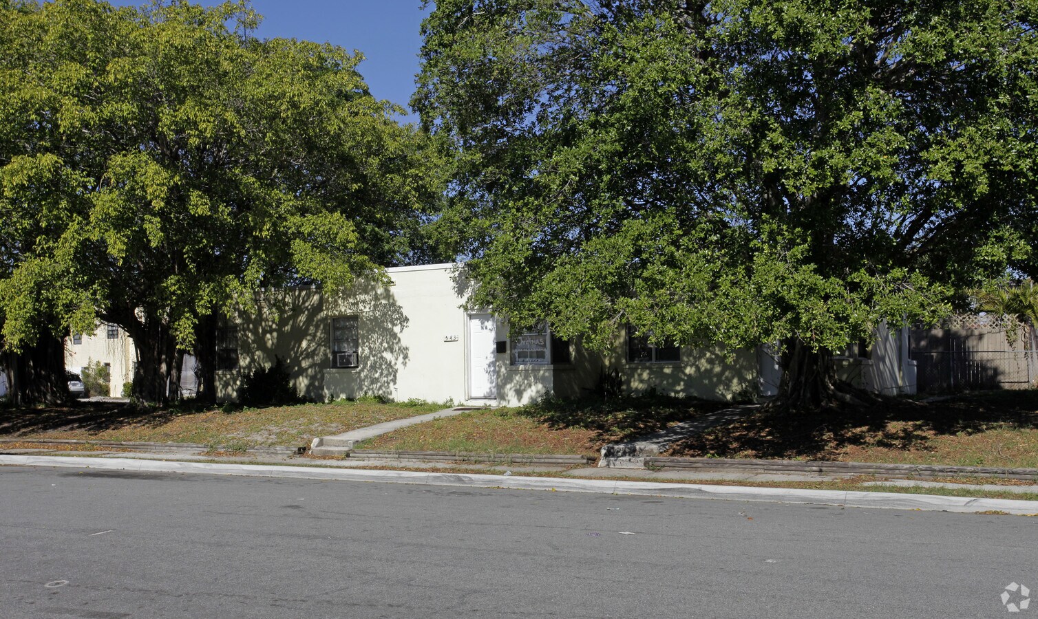 Photo - 3008 Broadway