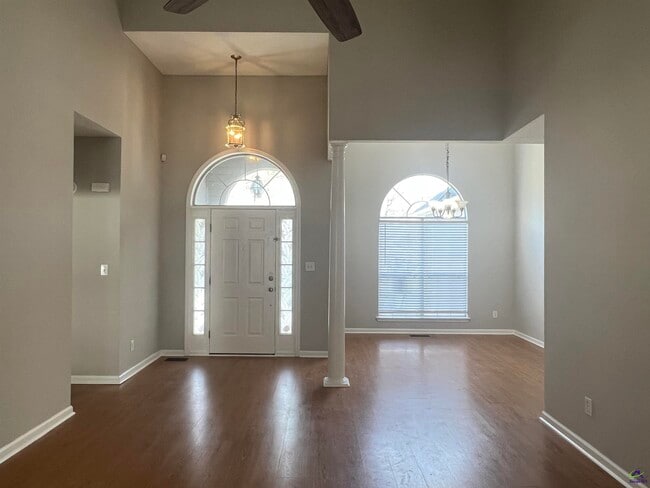 Photo - 253 Chadwick Cir