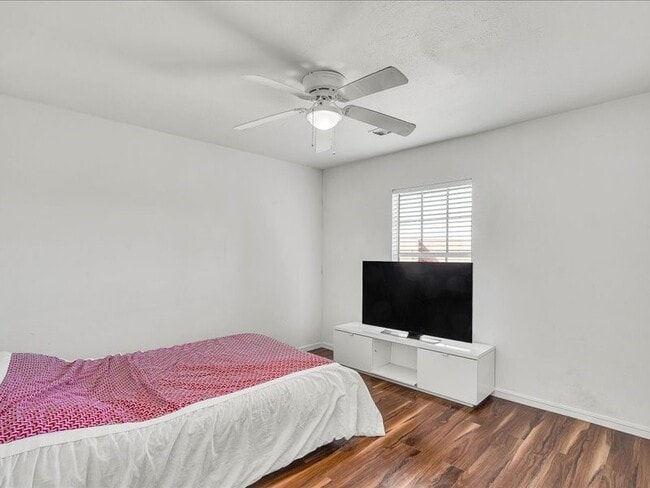 Photo - 4610 Cobb Cir Dr
