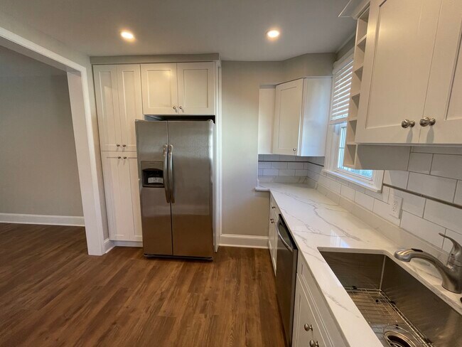 Kitchen - 303 S Olive St