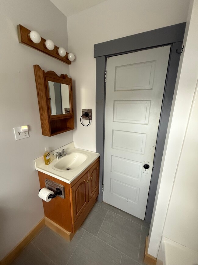 Photo - 58 Frost Pl Unit Frost Place Duplex