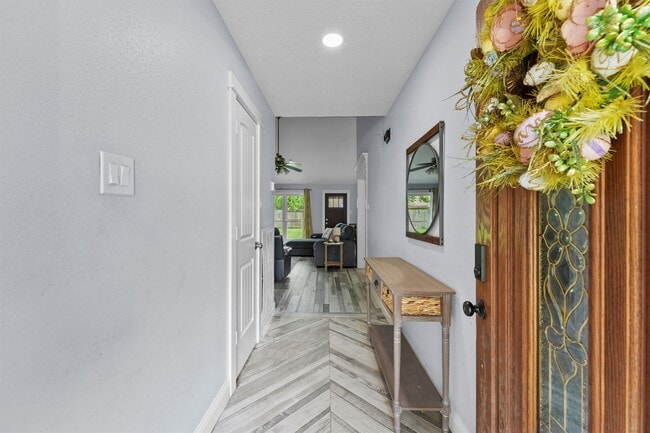 Building Photo - 16906 Rolling Acres Dr Rental