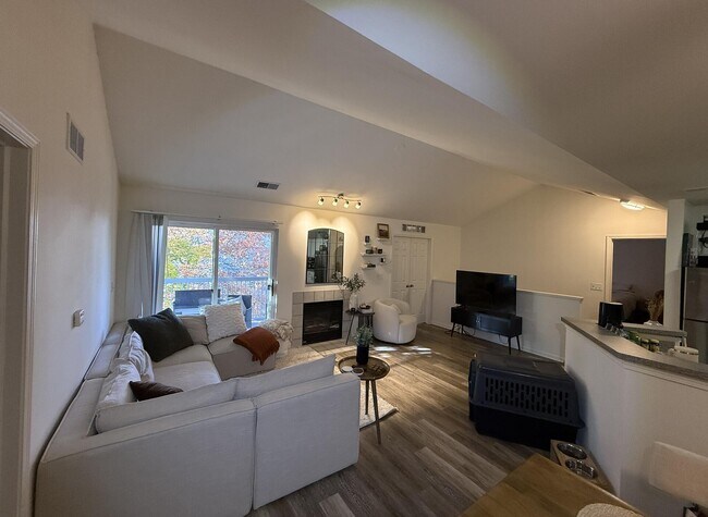 Photo - 272 Columbus Dr