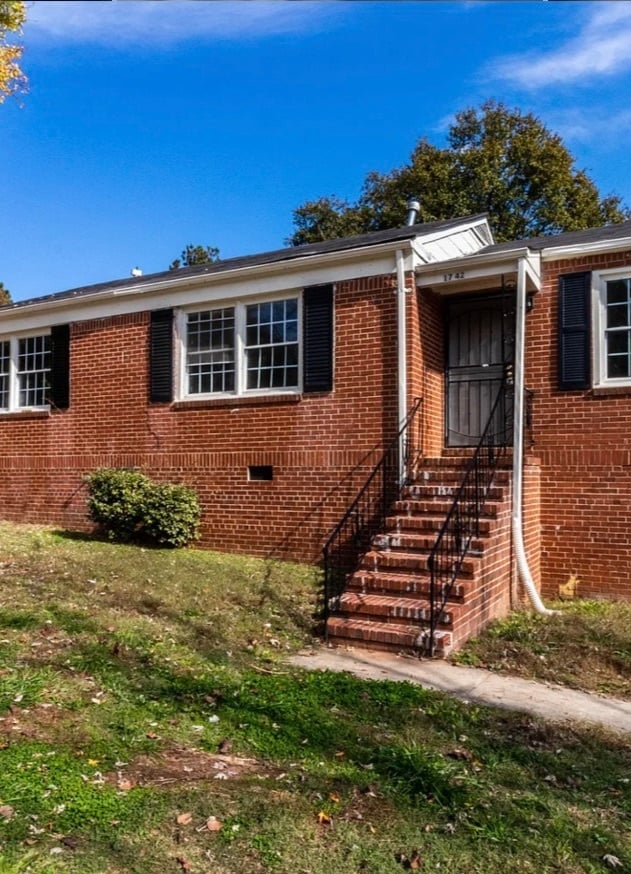 Photo - 1742 Lisbon Dr SW