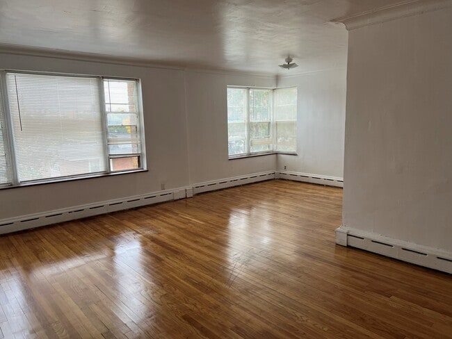 Photo - Mary Jane Apartments