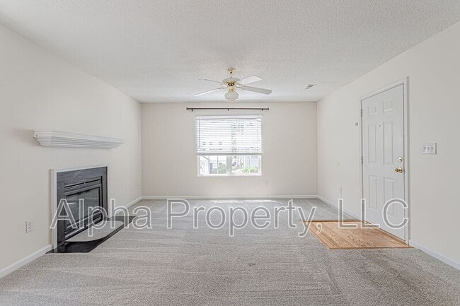 7 Hammett Grove Ln