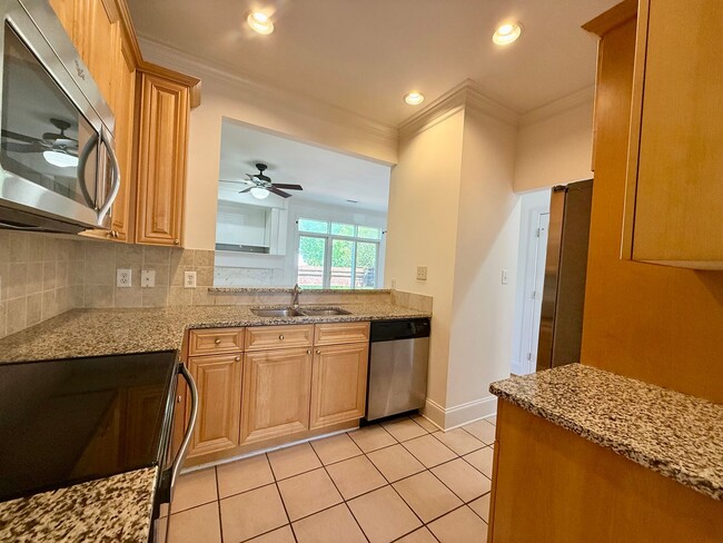 Photo - 19327 Beaufain St