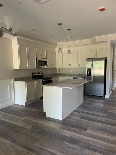 Photo - 477 Greenside Way