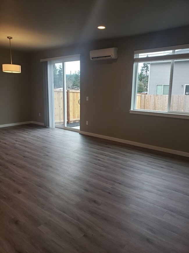 Photo - 203 Susan St Unit B