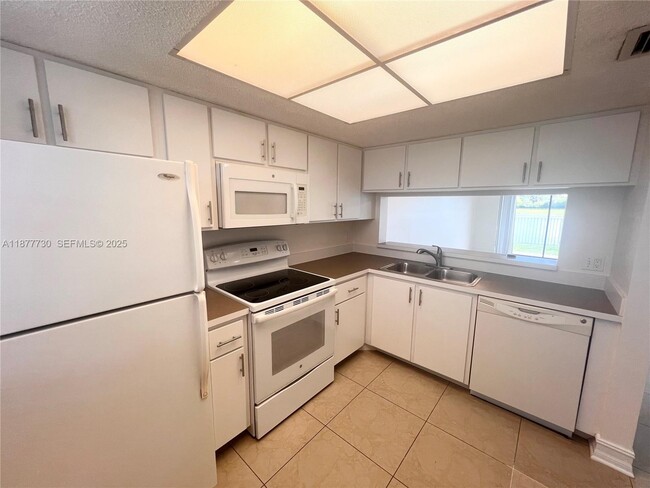 Photo - 5200 NW 31st Ave Unit 102