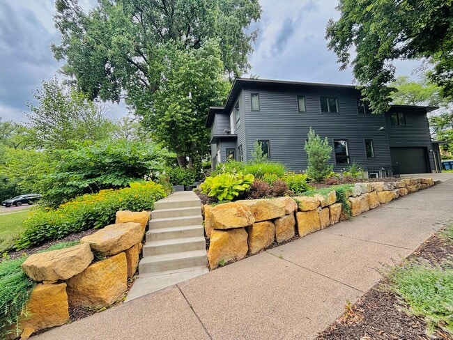 Building Photo - Rare Minnehaha Parkway rental Beautiful th...
