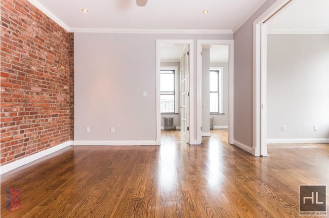 Photo - E 3RD ST. Unidad 5B