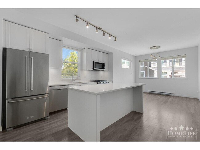 Photo - 15268-15228 28 Ave